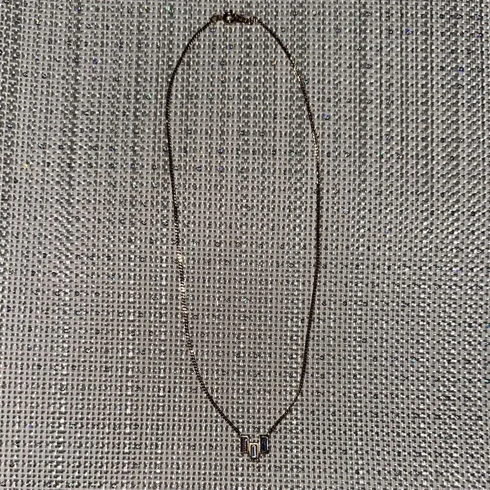 Avon Gold Tone Baguette Crystal Lavender Blue Silver Delicate Hues Necklace